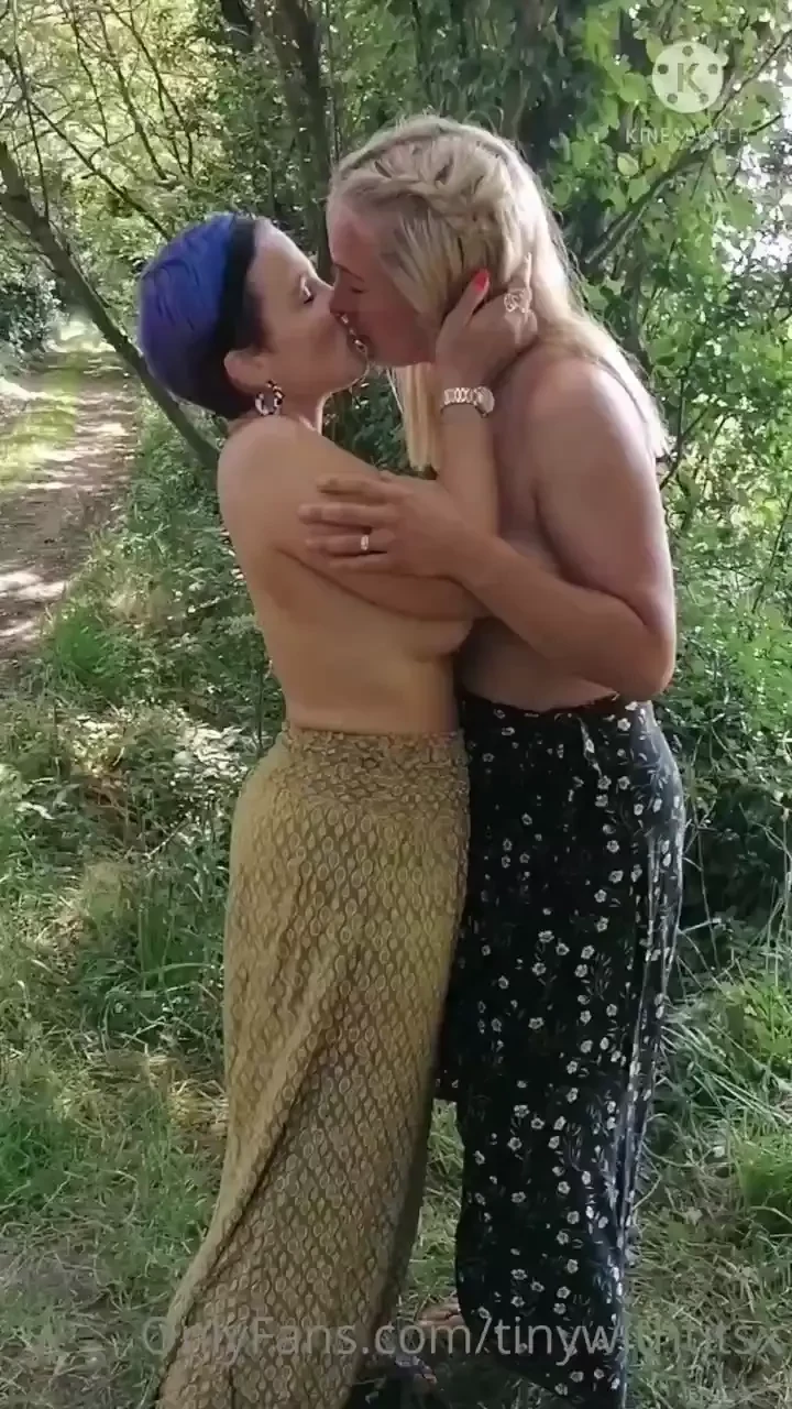 This girl foxyviking is very special x a sweetheart and a great fun 