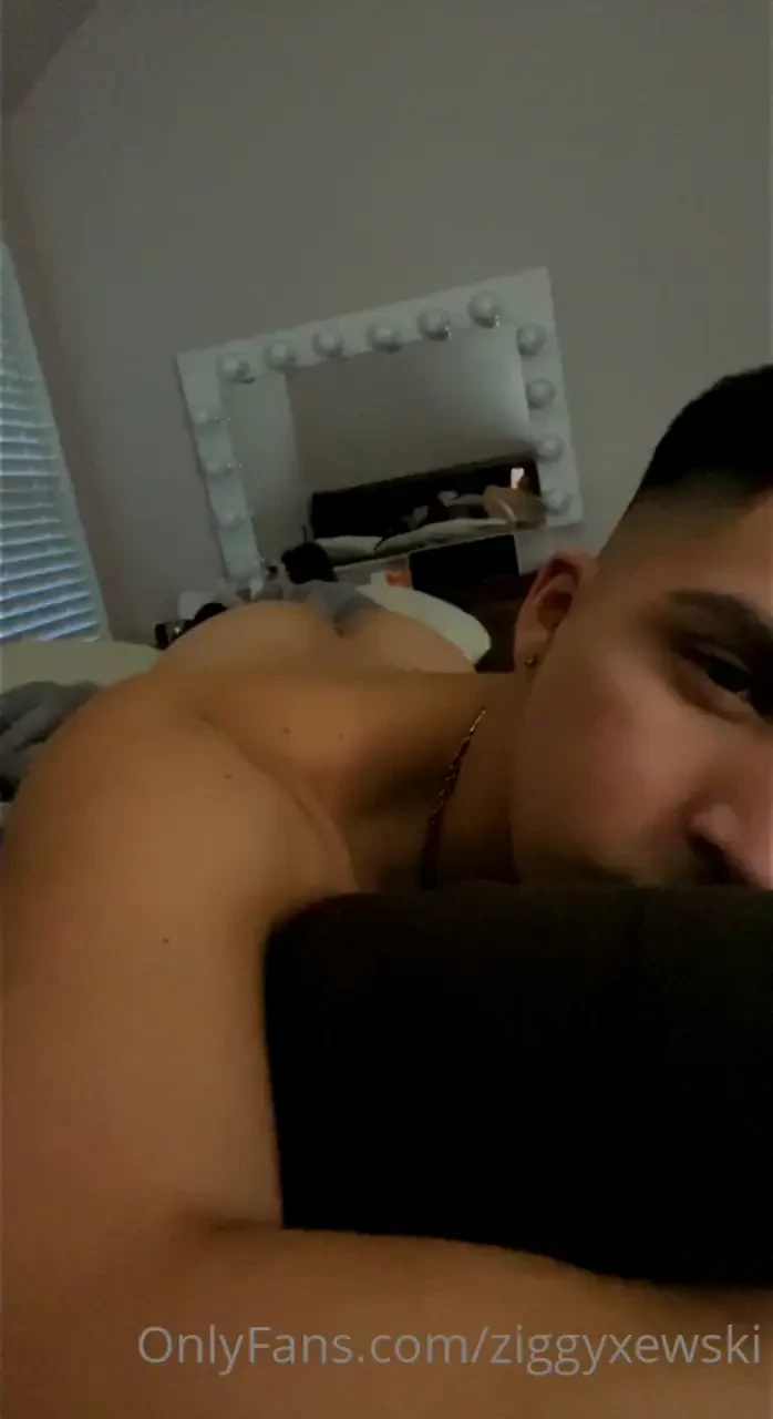 Lowkey needs some dick 