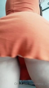 Vestido y sin ropa interior