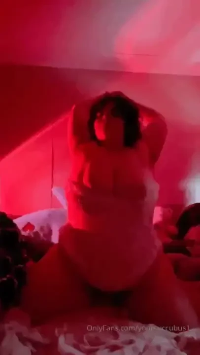 Aaaand more bouncing bc it s fun and turned me on happy titty tuesday 