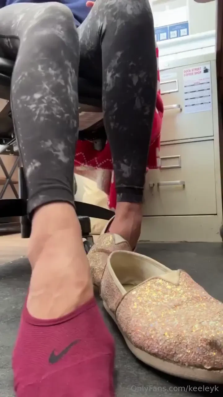 Omg i got these red ped socks so sweaty and dirty at work like and part 7 