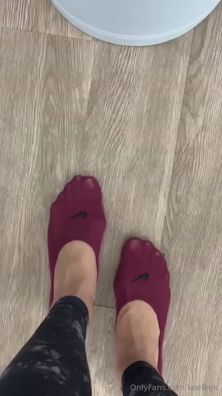 Omg i got these red ped socks so sweaty and dirty at work like and part 2 