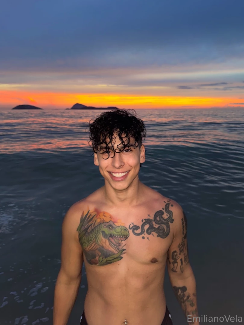 Que beleza o c u do rio here s some pics my lil bro took of me with part 4 