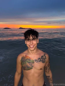 Que beleza o c u do rio here s some pics my lil bro took of me with part 4