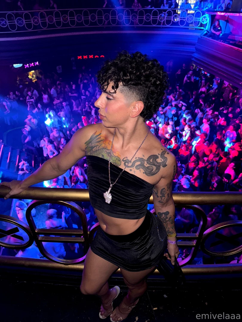 Pov i m next to you at the club what s in your dirty mind 