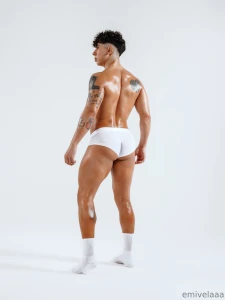 It s giving model part 4