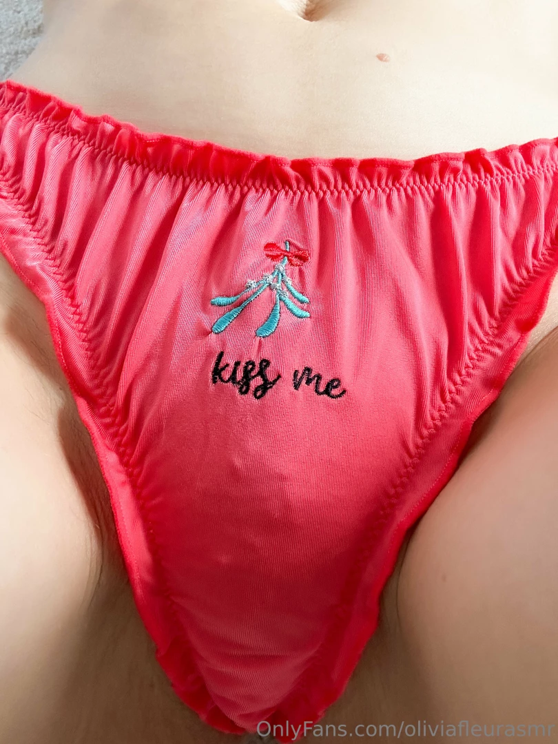 A little late for christmas kisses but i still have mistletoe includes 