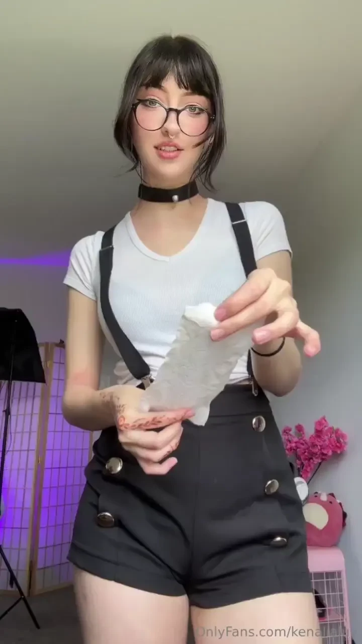 Full pussy spread pov u get to fuck ur hot waitress after tipping her 