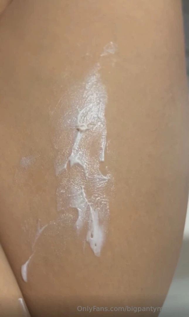 I bet you never thought applying lotion to my legs could be this sexy 
