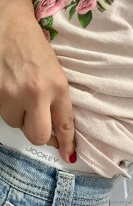 Can you guess which color i am wearing today