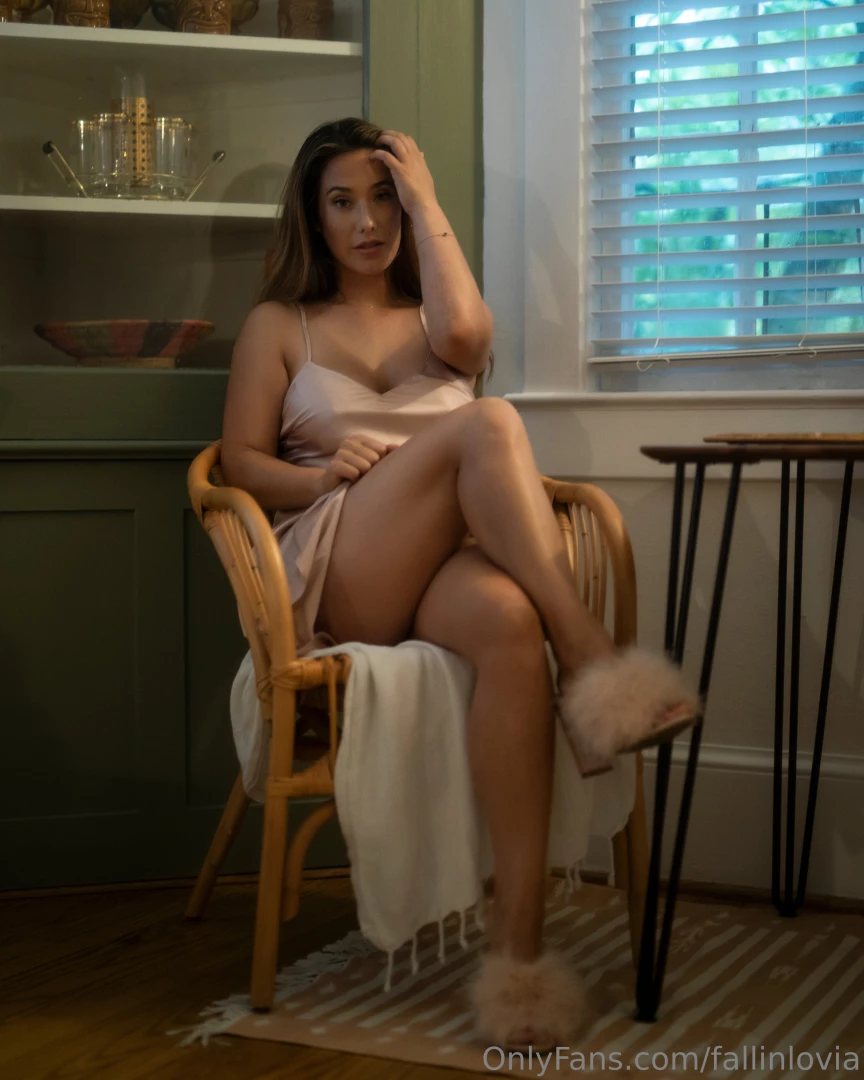 Be honest i know you want me now 