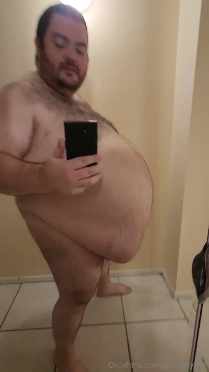 Hey everyone showing off the tank in front of a mirror i also included part 1 