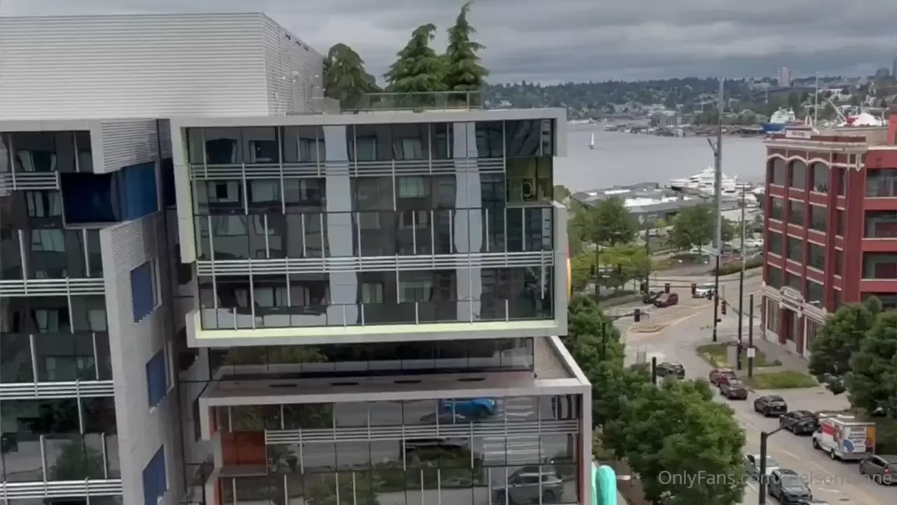 Woof it s a threeway joelsomeone guywoof jphardyxxx 