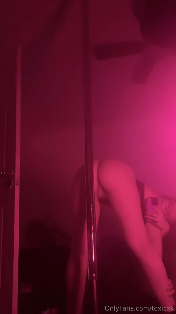 Comment and tell me what you think of my fat ass 