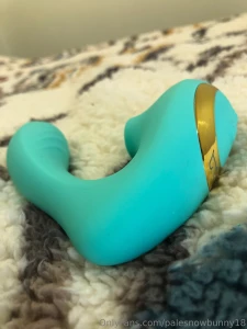 In bed alone rn wbu tip 5 for 10 nudes of me bent over or tip 30 amp