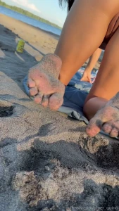 333136738388025344 - Do you like sandy toes 