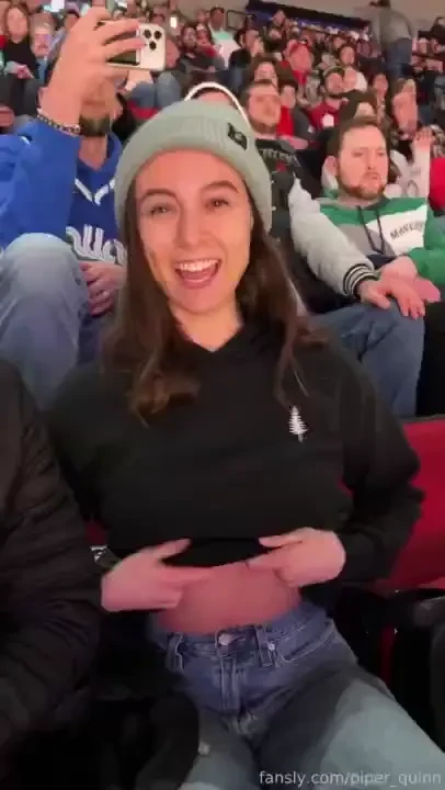 The trail blazers won and i got this epic flashing clip to celebrate 
