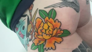 New flowers and healing bum cheeks