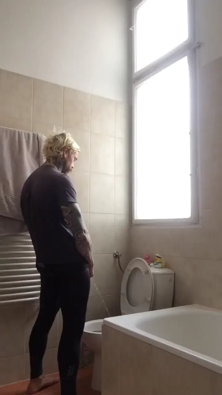 Bathroom voyeur cam 
