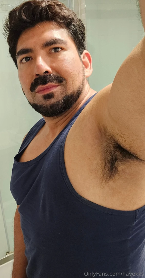 Te la comes primero con la boca o con el culo 