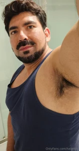 Te la comes primero con la boca o con el culo