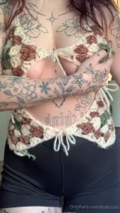 lizabizzaa - Happy mommy milkies monday just felt like showing off this new top 