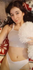 Your little oli your little oli right now wet she wants to fill her part 145