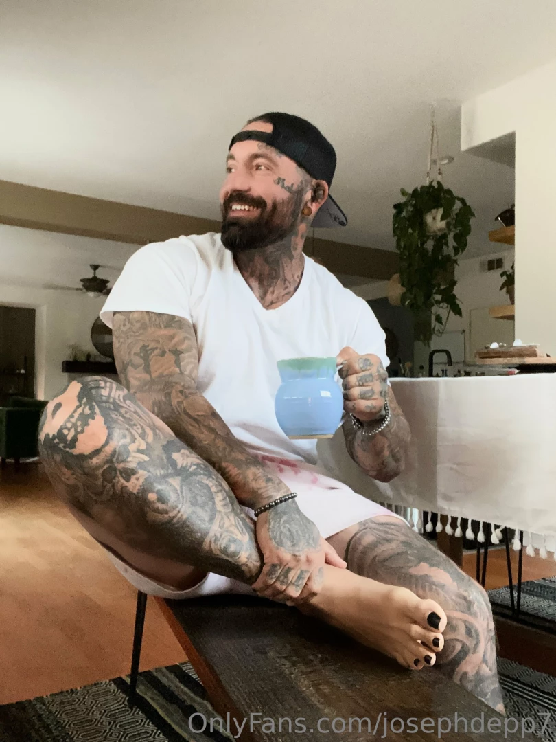 Cum cuddle with me and let s make this morning amazing 