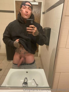 Good morning friends gotta jerk off to start my morning haha have a