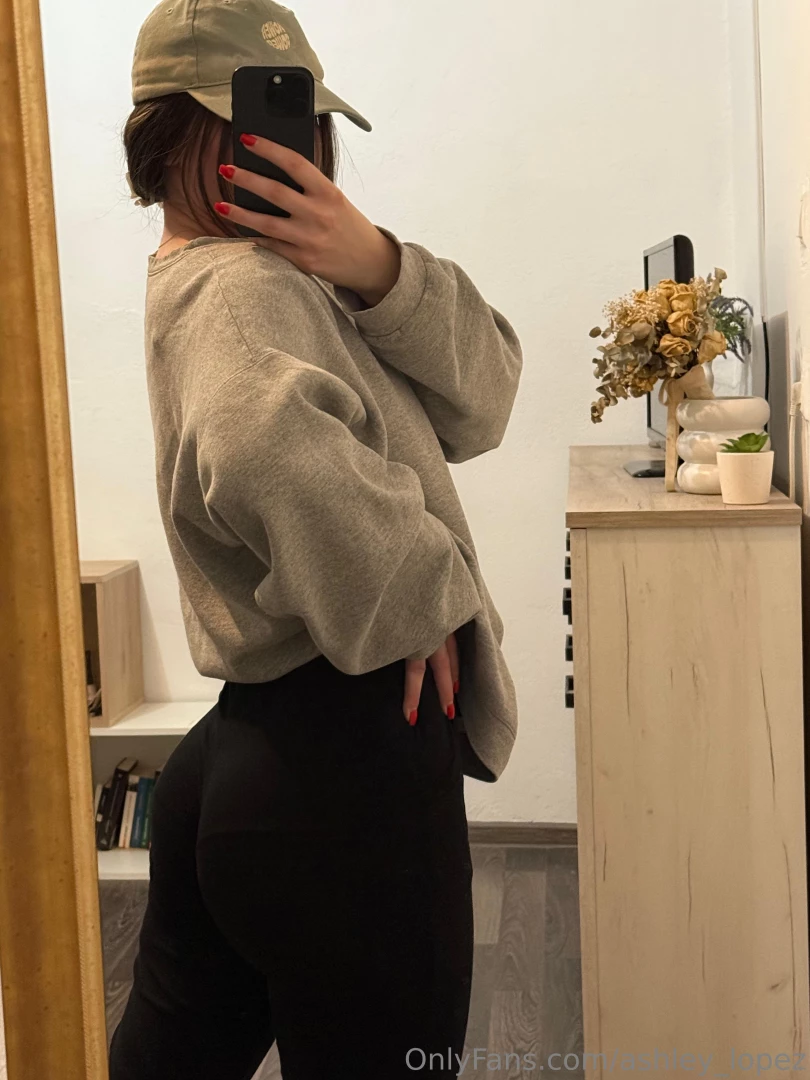 Rocking my favorite sporty look 