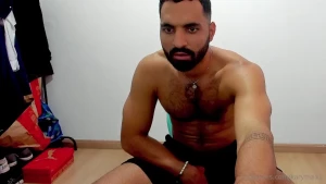 Ven a tomar lechde que chorro de leche mas grande la pared detras de
