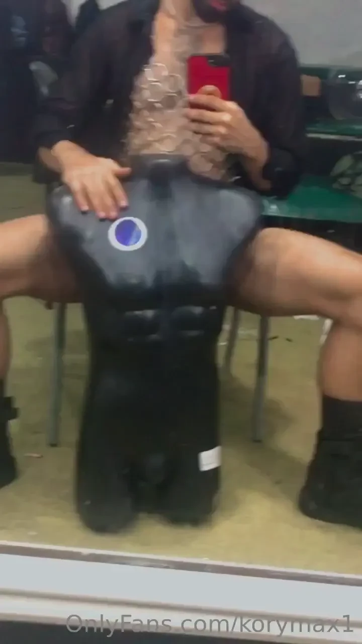 Promotor de oscura en la fiesta testosterona de paradise clud que no 