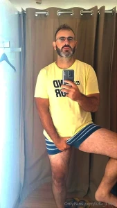 Deu vontade de botar um putinho pra mamar aqui no provador do shopping part 1