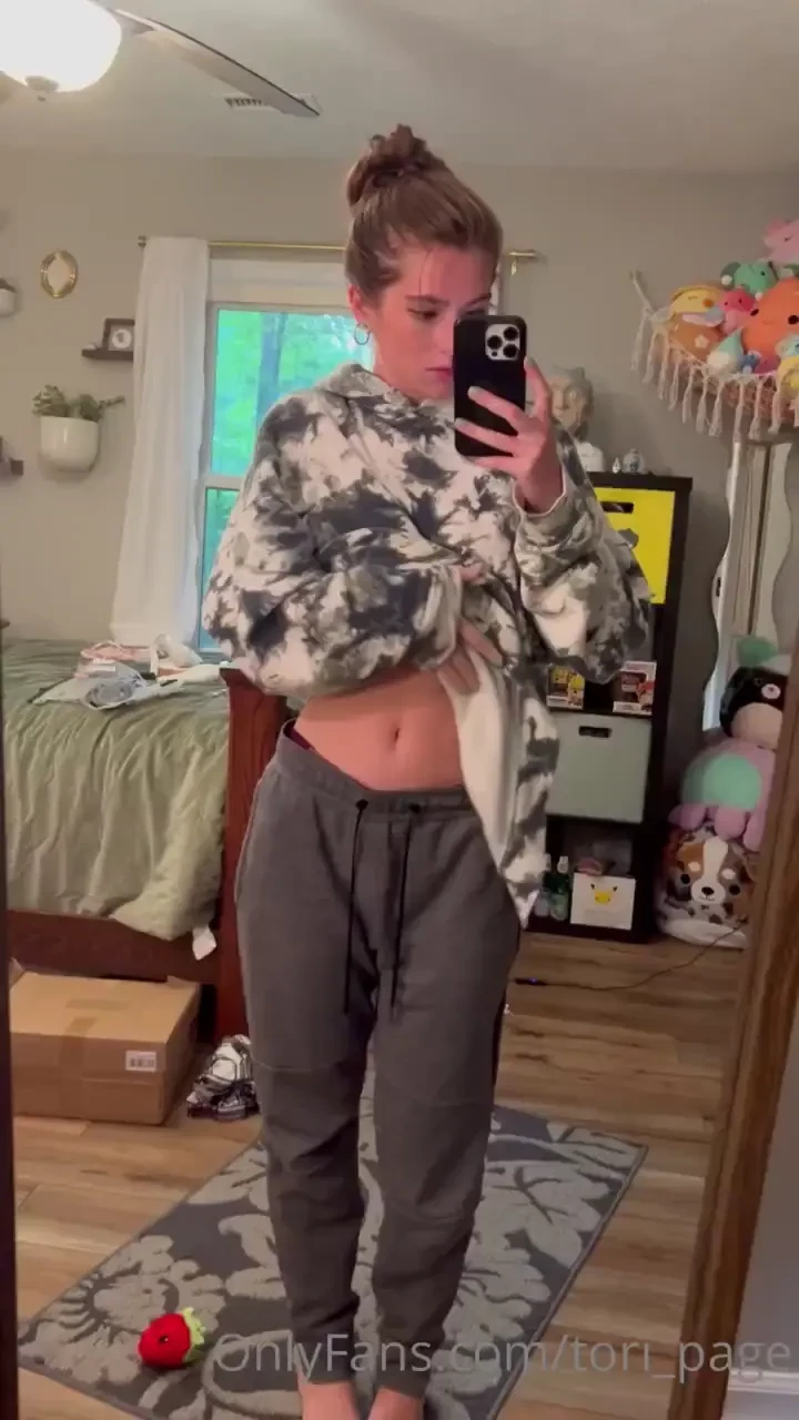 I love wearing over sized clothing it s a little secret between you 