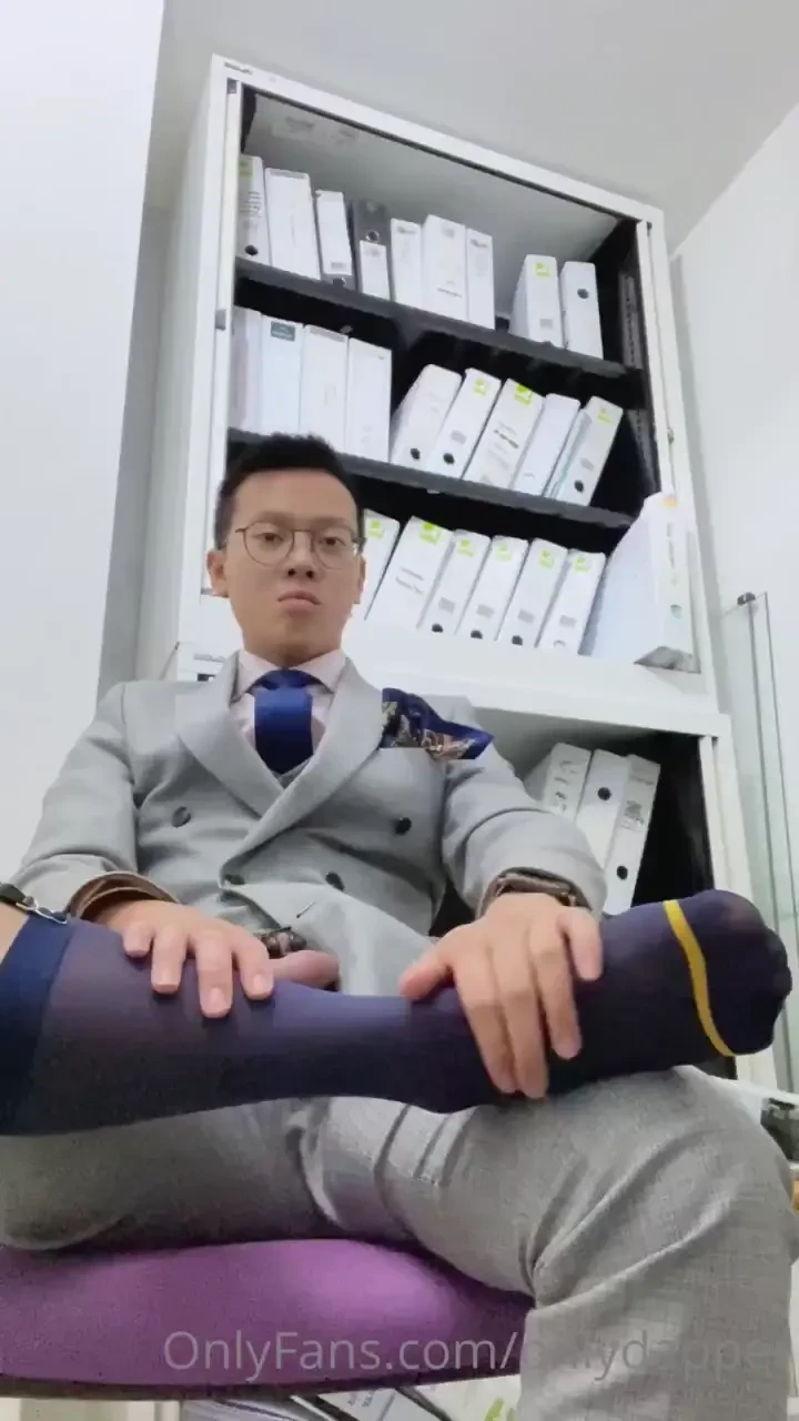 Day 32 nearly got caught at the file room but had fun though sooo 