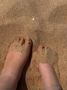 Would you like to see my cute feet up close escr beme en privado vamos part 1