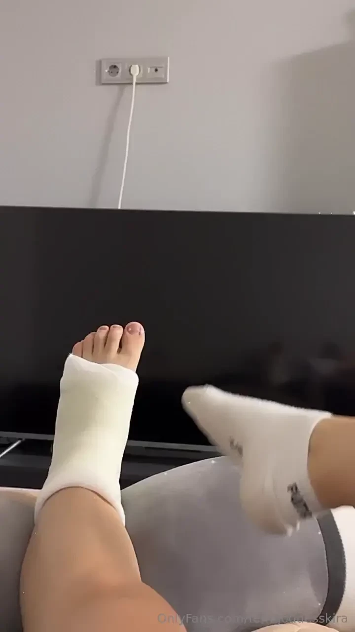Hello my faithful slaves i m on sick leave which means there will be 