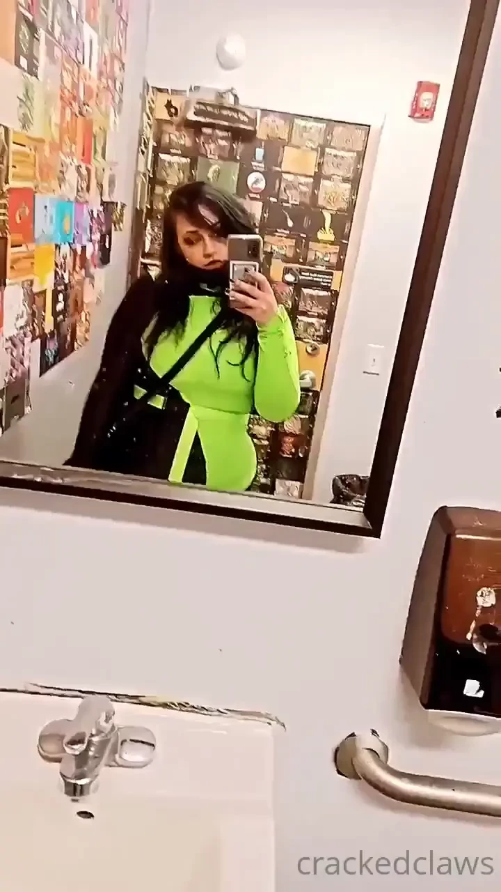 Shego dr0wns herself in shittily made drinks to stomach social part 1 