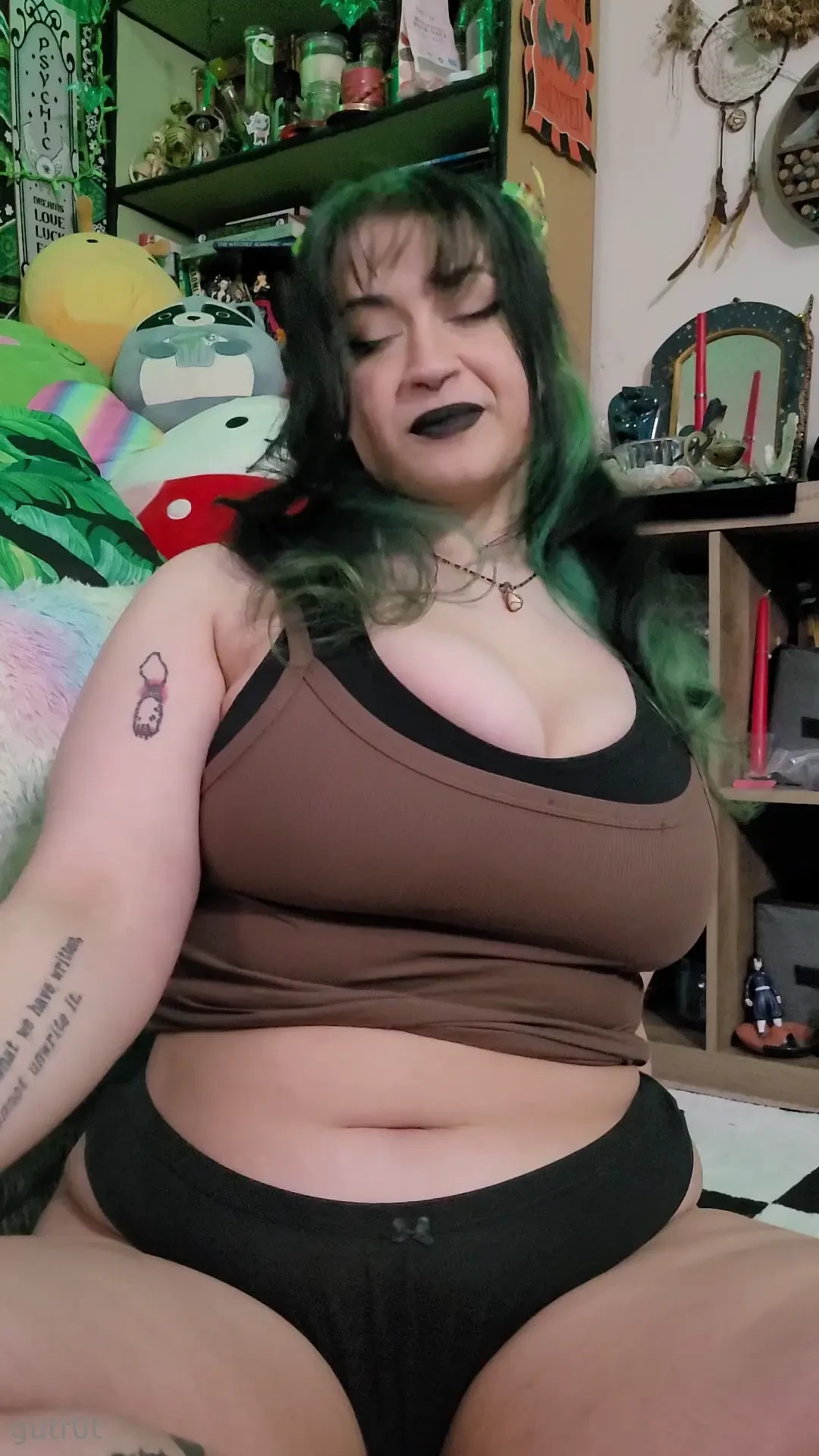 I wanna have some fun let s play a game tip this post or in dms - any 