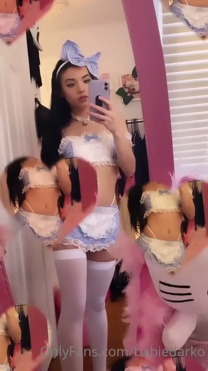 Tryna clean out my camera roll lol 