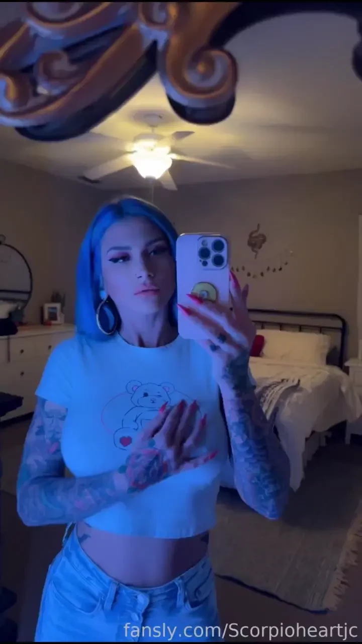 Bra no bra no bra no shirt dildo ass pussy tattoos bluehair 
