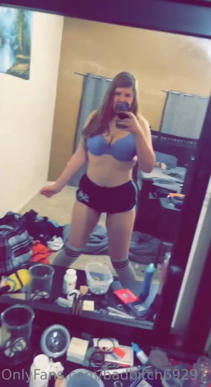 Cute video of me shaking my thighs enjoy 