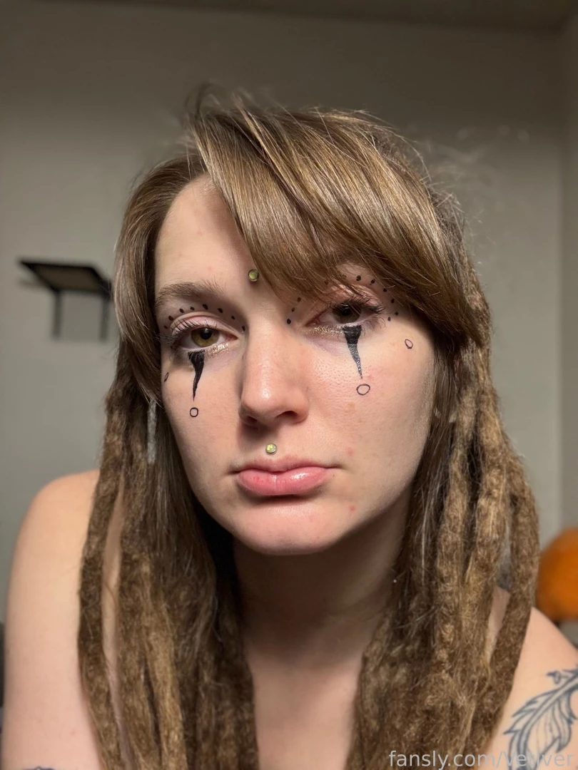 Cute lil photo sesh with my clown makeup amp stuffing myself in both part 9 