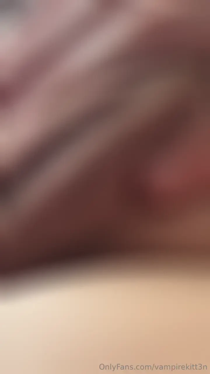 Squeezing my pussy for u p up-close video of me pressing my pussy lips 