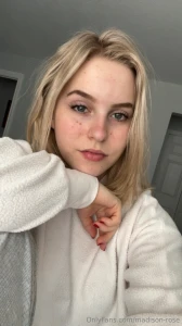 This song i m listening to is filling my head with lots of dirty