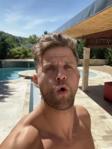 Before shower i love this sound ask me in comment if you want to know