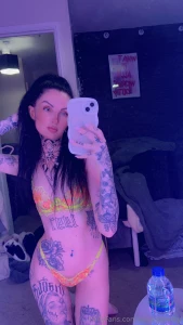 Happy monday can i get a cheer me up dm pls
