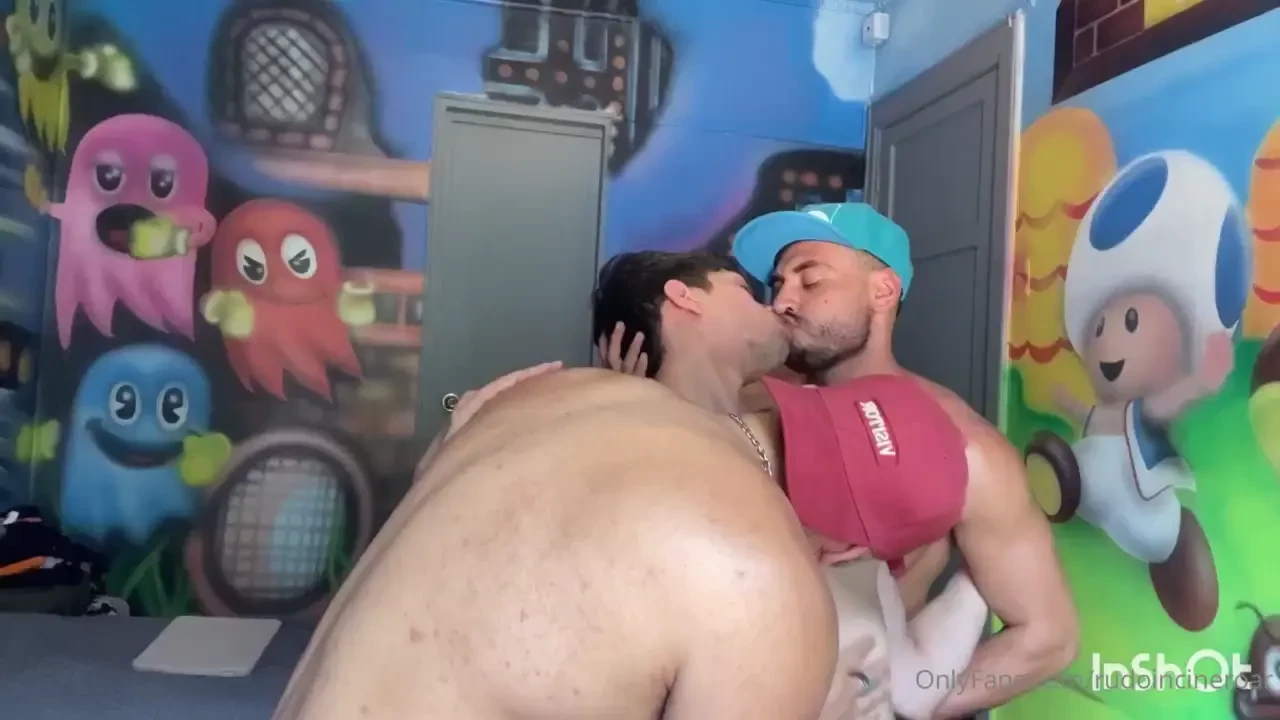 Aqu con mi amigo mexicano oliver d ndole verga a este pasivo que 