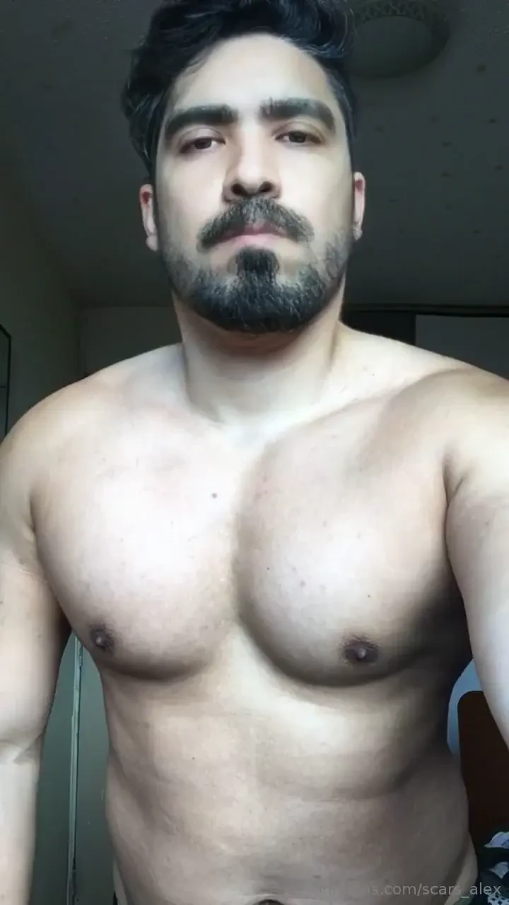 El problema es que ten a el dedo en el bot n de grabar ajjaj as que no 