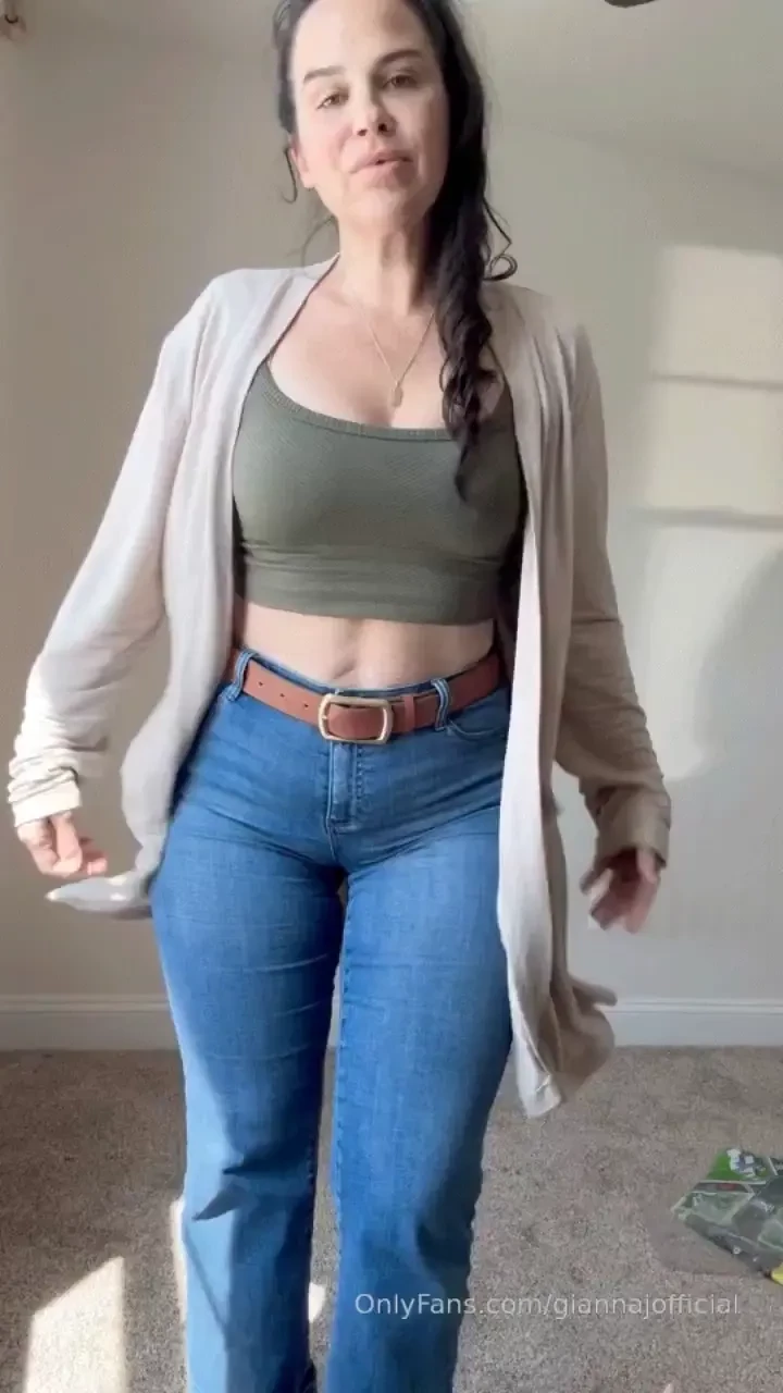 Sporting mom jeans for my sunday trip to costco 